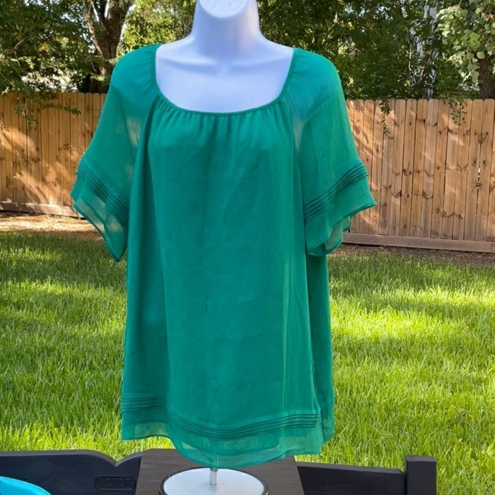 Take 50% OFF- Banana Republic Green Blouse, Size-L